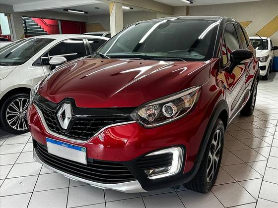 RENAULT CAPTUR 1.6 16V SCE FLEX BOSE X-TRONIC RENAULT CAPTUR 1.6 16V SCE FLEX BOSE X-TRONIC